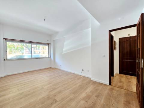 Apartamento T3 na Costa da Caparica