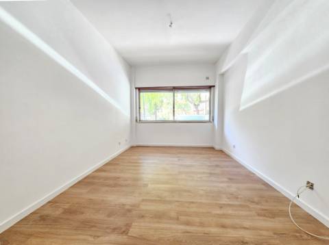 Apartamento T3 na Costa da Caparica