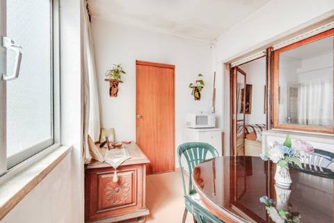 Apartamento T3+1 no Areeiro - Lisboa