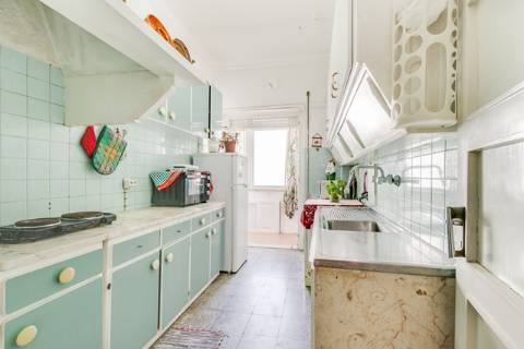 Apartamento T3+1 no Areeiro - Lisboa