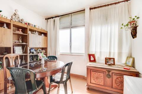 Apartamento T3+1 no Areeiro - Lisboa