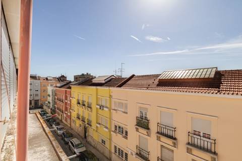 Apartamento T3+1 no Areeiro - Lisboa