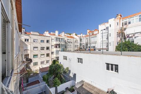 Apartamento T3+1 no Areeiro - Lisboa