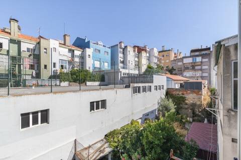 Apartamento T3+1 no Areeiro - Lisboa