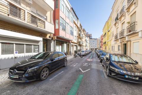 Apartamento T3+1 no Areeiro - Lisboa