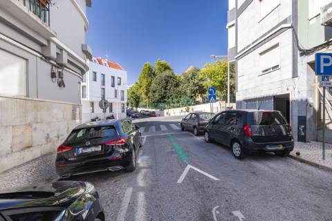 Apartamento T3+1 no Areeiro - Lisboa