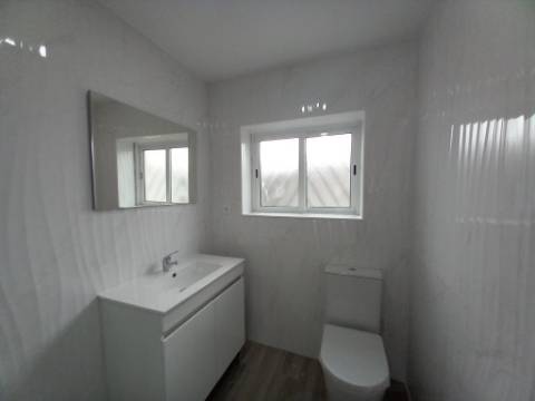 Apartamento T2 c/ Terraço Remodelado na Ericeira, Mafra