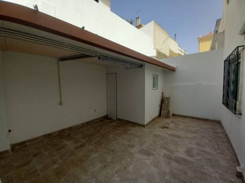 Apartamento T2 c/ Terraço Remodelado na Ericeira, Mafra
