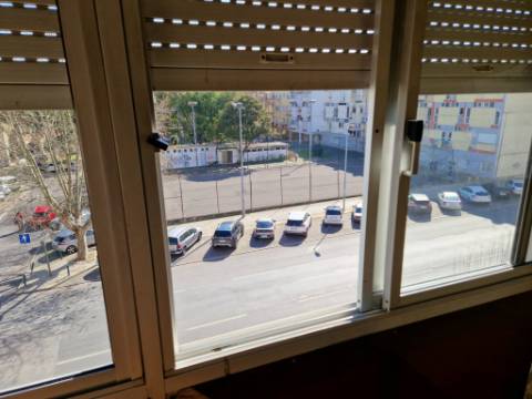 Apartamento T3 na Pontinha, Lisboa