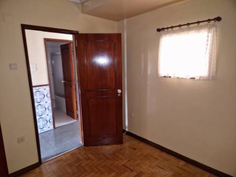 Apartamento T3 na Pontinha, Lisboa
