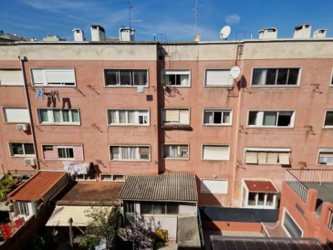 Apartamento T3 na Pontinha, Lisboa