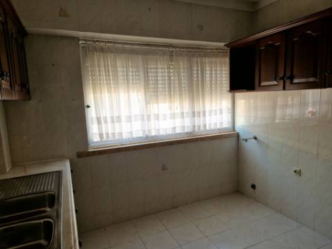 Apartamento T3 na Pontinha, Lisboa