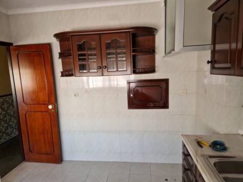 Apartamento T3 na Pontinha, Lisboa