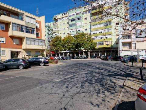 Apartamento T3 na Pontinha, Lisboa