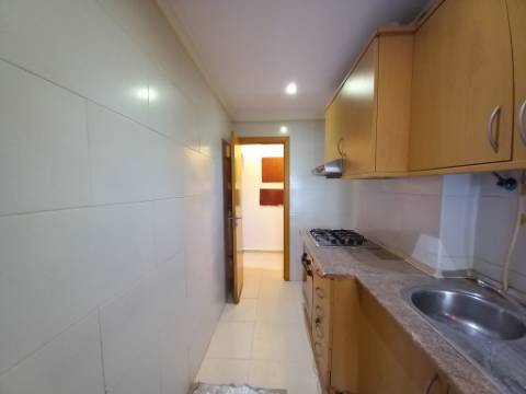 Apartamento T2 renovado no Bairro da Torre em Cascais