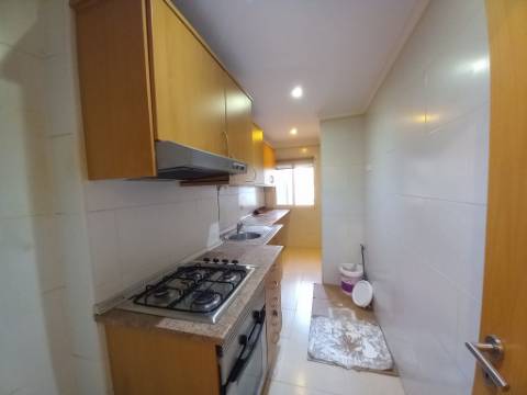 Apartamento T2 renovado no Bairro da Torre em Cascais