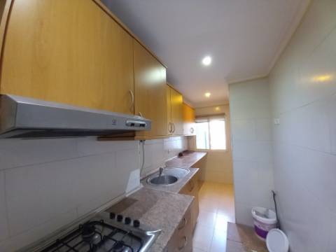 Apartamento T2 renovado no Bairro da Torre em Cascais