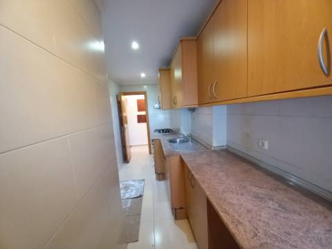 Apartamento T2 renovado no Bairro da Torre em Cascais