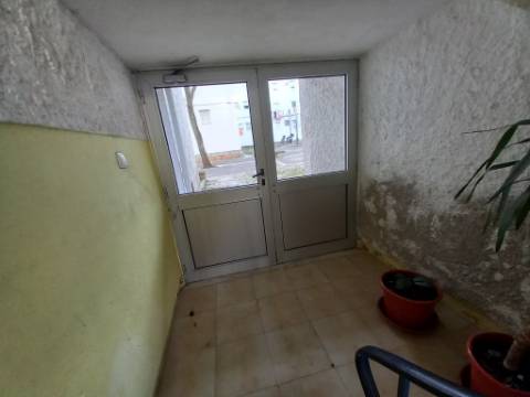Apartamento T2 renovado no Bairro da Torre em Cascais