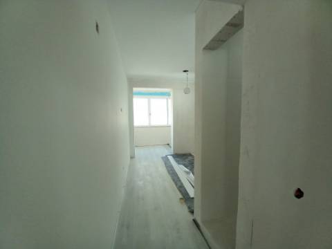 Apartamento T4 em remodelação no Forte da Casa