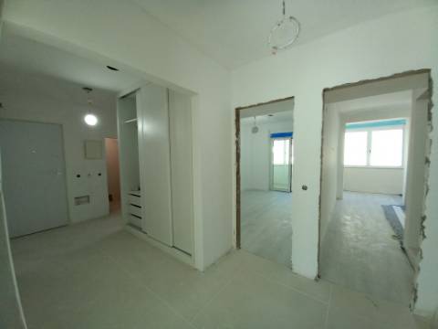 Apartamento T4 em remodelação no Forte da Casa