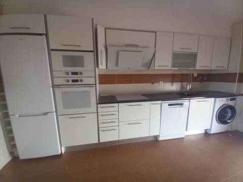 Apartamento T4 Duplex na Castanheira do Ribatejo