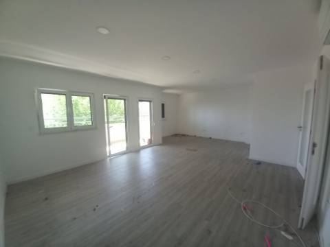Apartamento T4 Duplex na Castanheira do Ribatejo