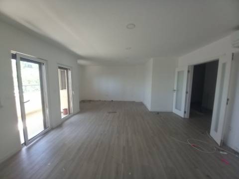 Apartamento T4 Duplex na Castanheira do Ribatejo