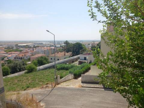 Apartamento T4 Duplex na Castanheira do Ribatejo