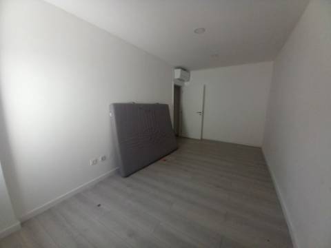 Apartamento T4 Duplex na Castanheira do Ribatejo