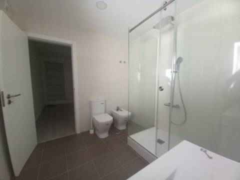 Apartamento T4 Duplex na Castanheira do Ribatejo