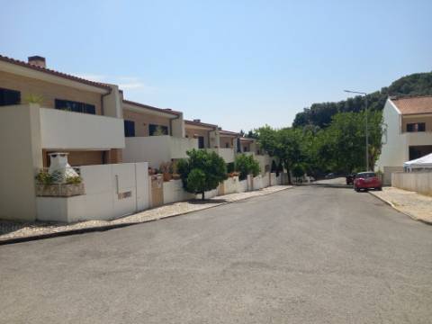 Apartamento T4 Duplex na Castanheira do Ribatejo