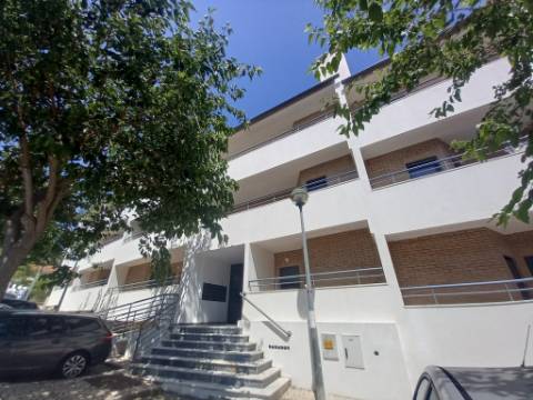 Apartamento T4 Duplex na Castanheira do Ribatejo