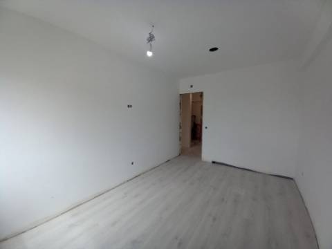 Apartamento T2 Totalmente Remodelado no Carregado