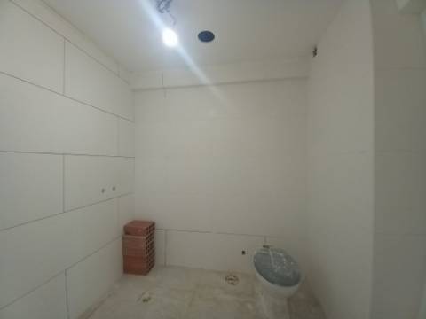 Apartamento T2 Totalmente Remodelado no Carregado