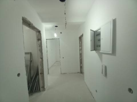 Apartamento T2 em Remodelação no Laranjeiro