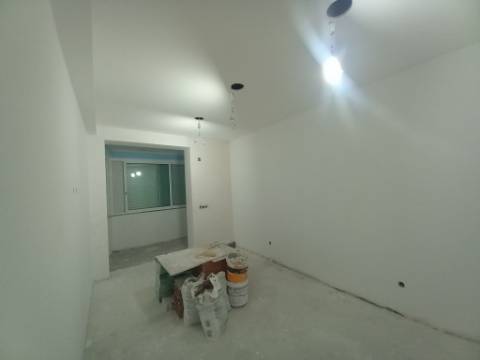Apartamento T2 em Remodelação no Laranjeiro
