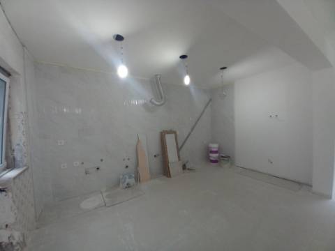 Apartamento T2 em Remodelação no Laranjeiro