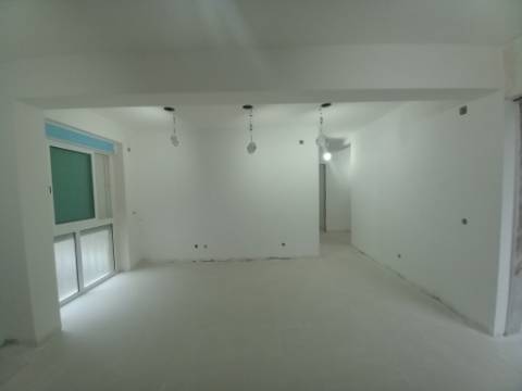 Apartamento T2 em Remodelação no Laranjeiro
