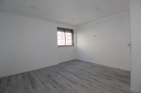 Apartamento T3 para Arrendamento em Benfica