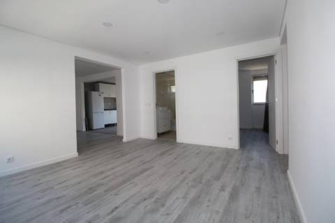 Apartamento T3 para Arrendamento em Benfica