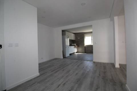 Apartamento T3 para Arrendamento em Benfica