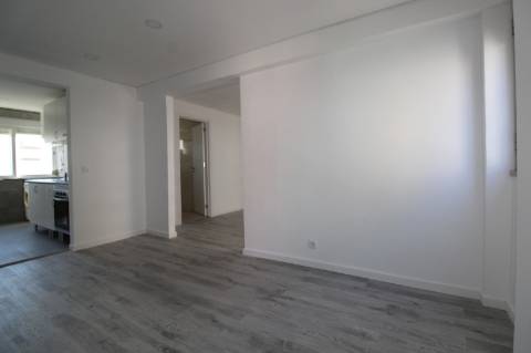 Apartamento T3 para Arrendamento em Benfica