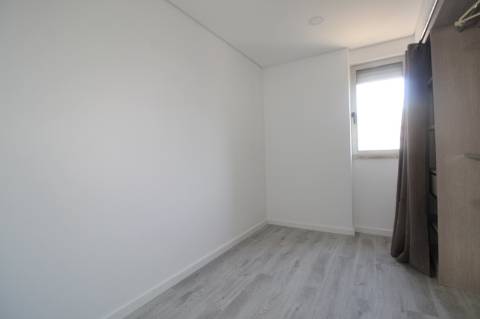 Apartamento T3 para Arrendamento em Benfica