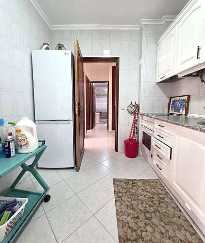 Apartamento T2 com terraço e garagem no centro de Monte Gordo, Algarve.