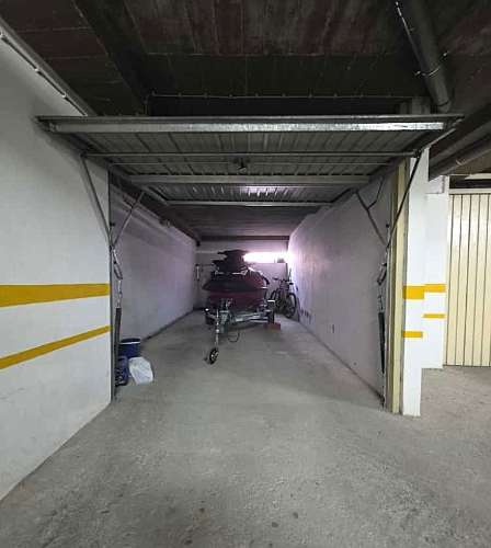 Apartamento T2 com terraço e garagem no centro de Monte Gordo, Algarve.