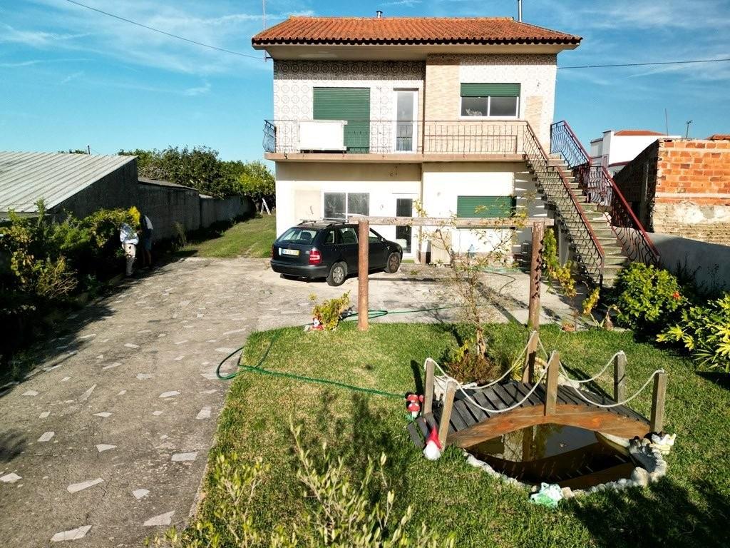 Moradia T4, com terreno, em Lavos, Figueira da Foz
