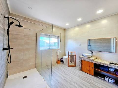 Moradia T4, com terreno, em Lavos, Figueira da Foz