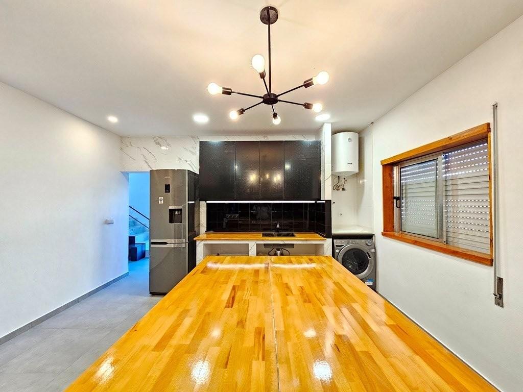 Moradia T4, com terreno, em Lavos, Figueira da Foz