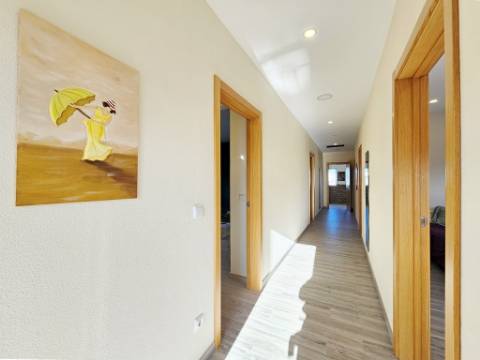 Moradia T4, com terreno, em Lavos, Figueira da Foz